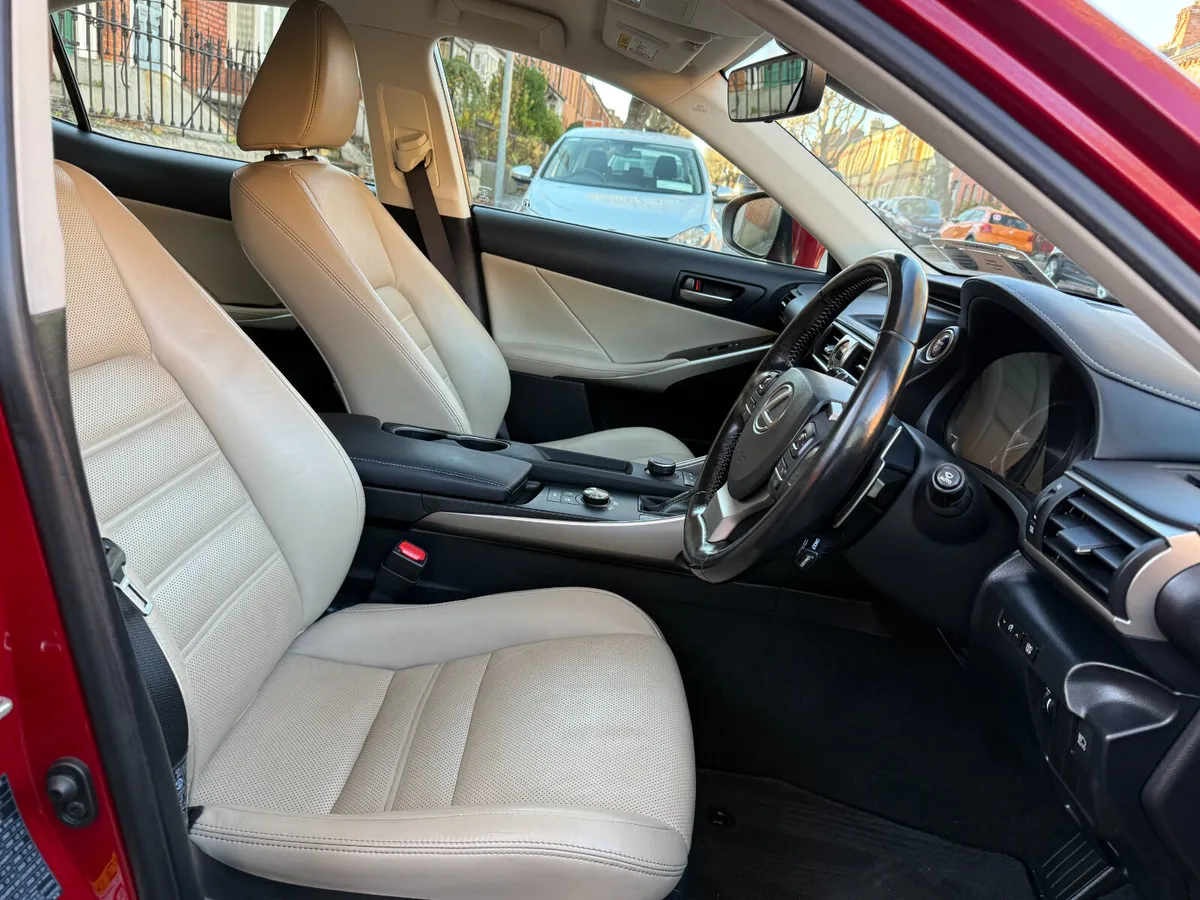2017 Lexus is300h, 122km, High Spec, New Nct, SIMI - Image 4
