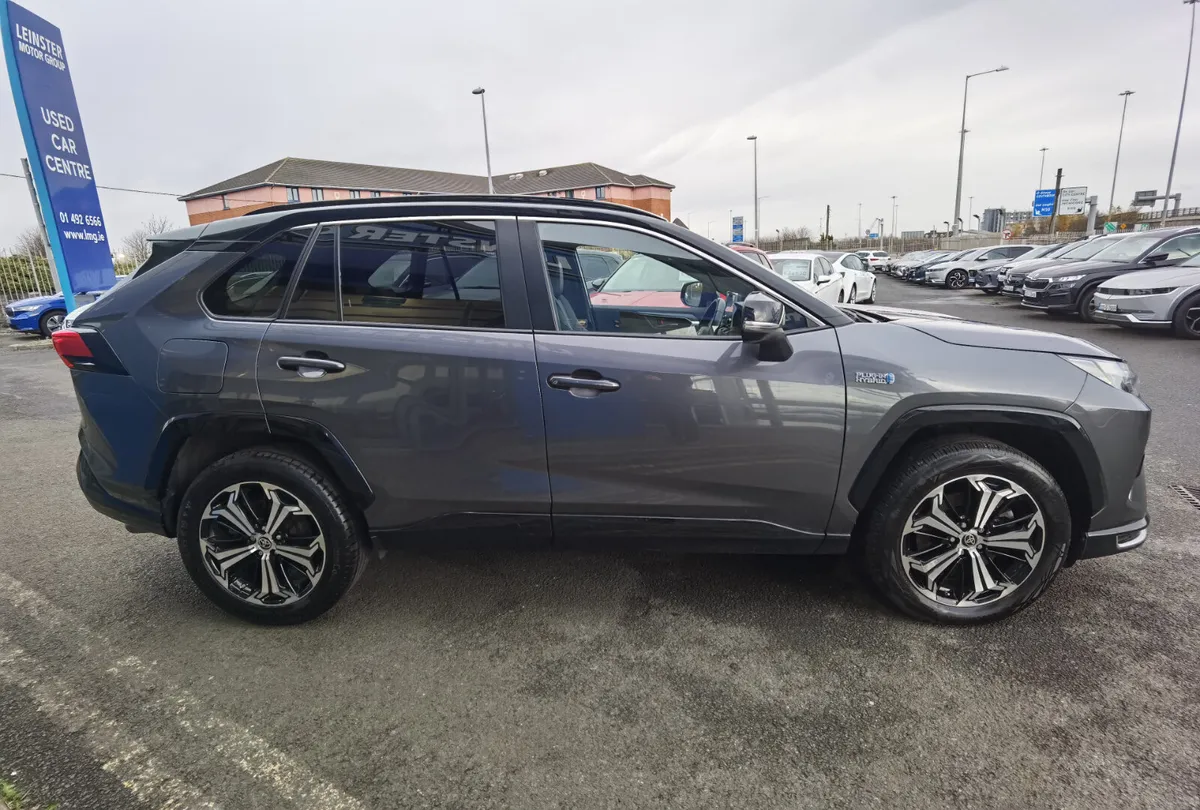 TOYOTA RAV4 2.5 AWD DYNAMIC AUTOMATIC PHEV - Image 4