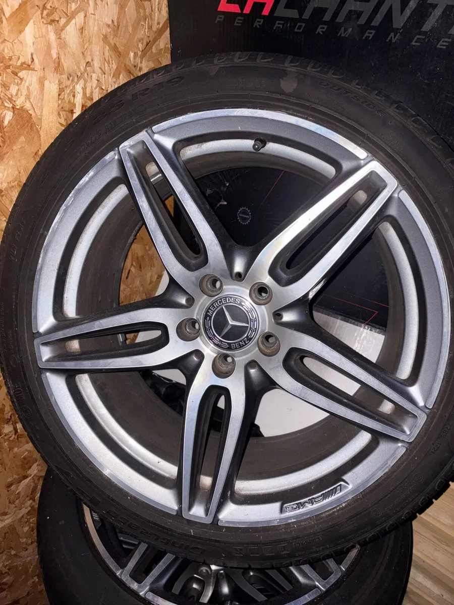 19” Genuine AMG Mercedes Alloys - Image 1
