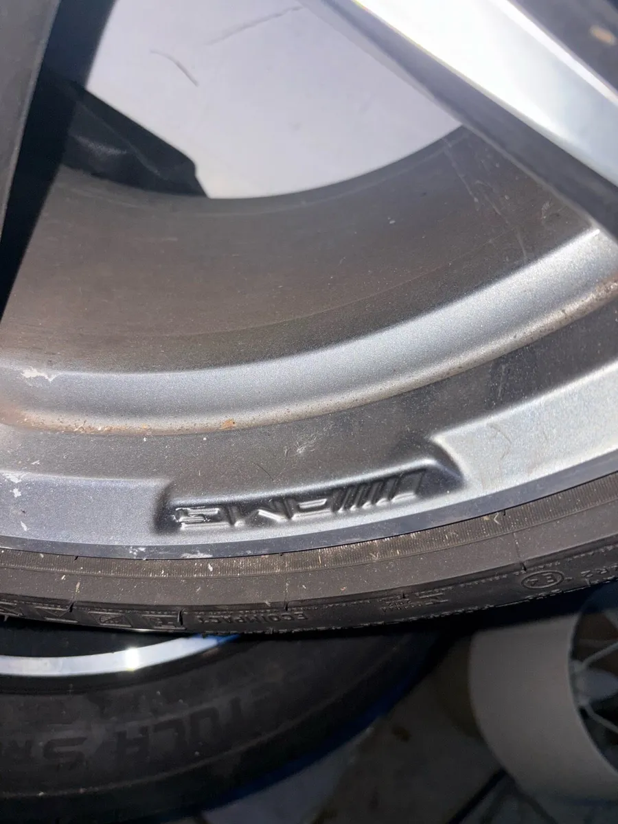 19” Genuine AMG Mercedes Alloys - Image 3