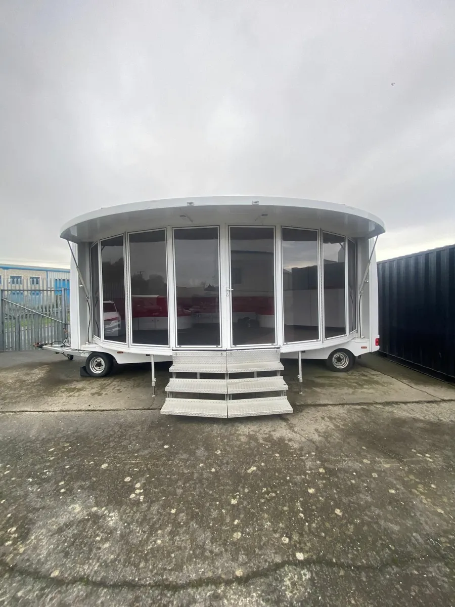 Portable showroom - Image 1