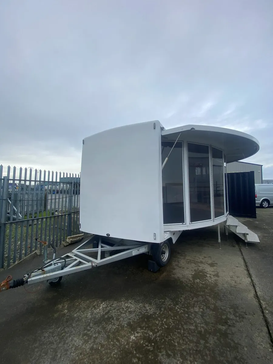 Portable showroom - Image 2