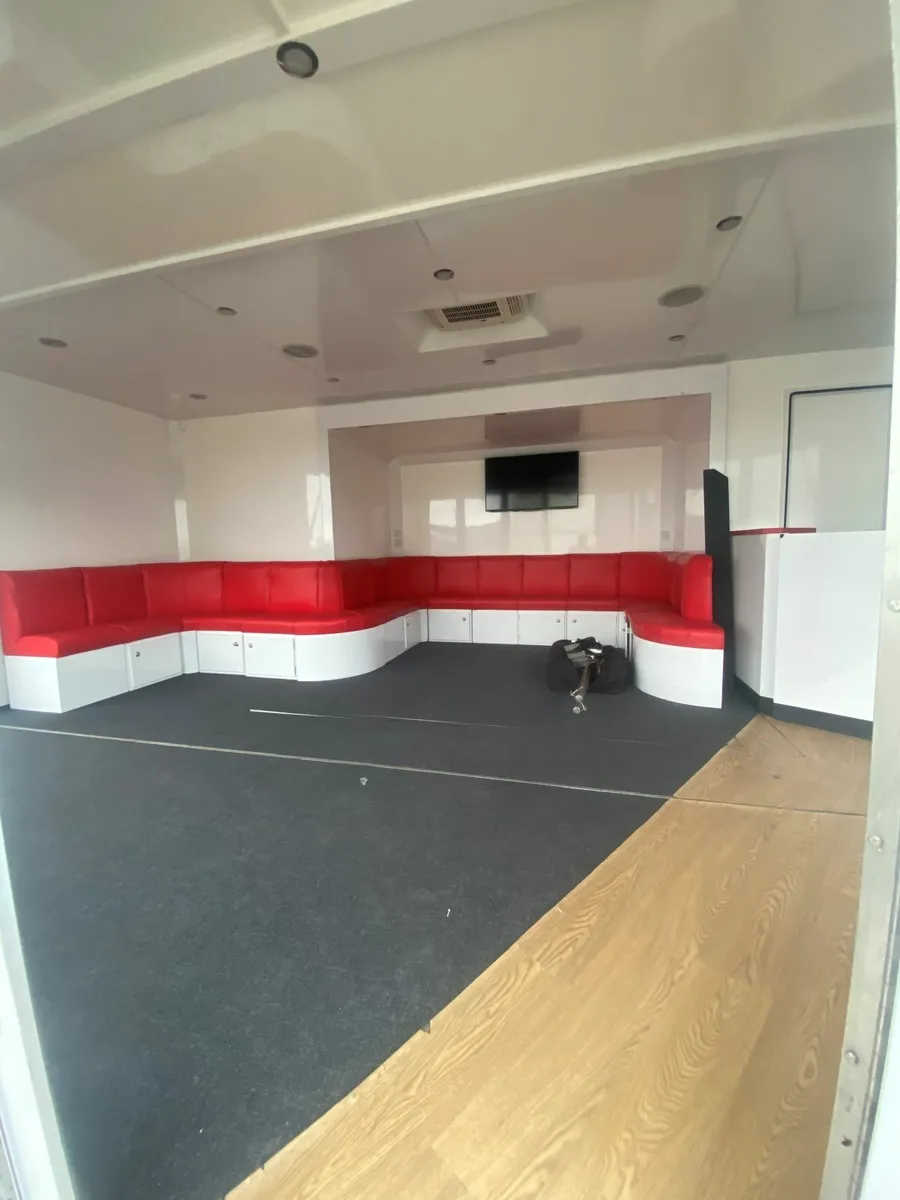 Portable showroom - Image 4