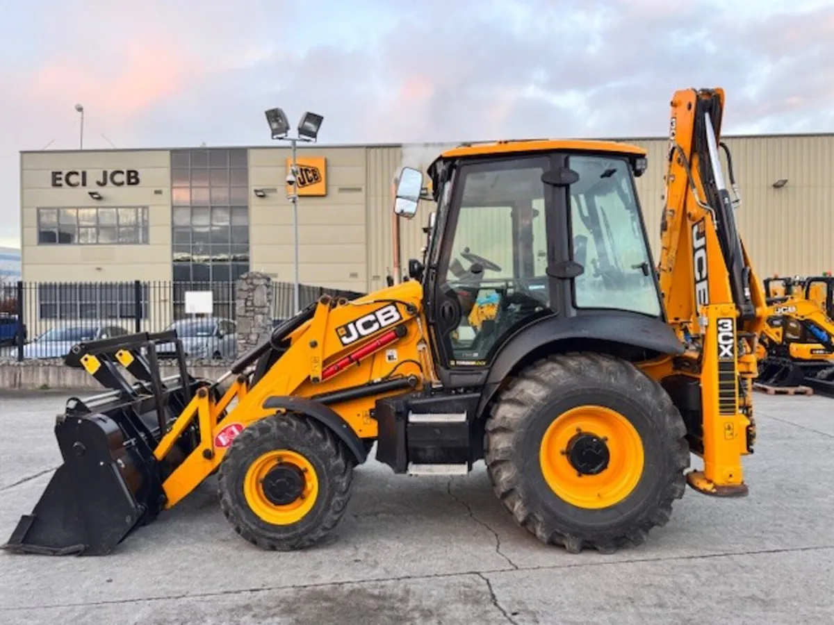 2023 JCB 3CX PLUS, 800 HOURS, DIGGER - Image 1