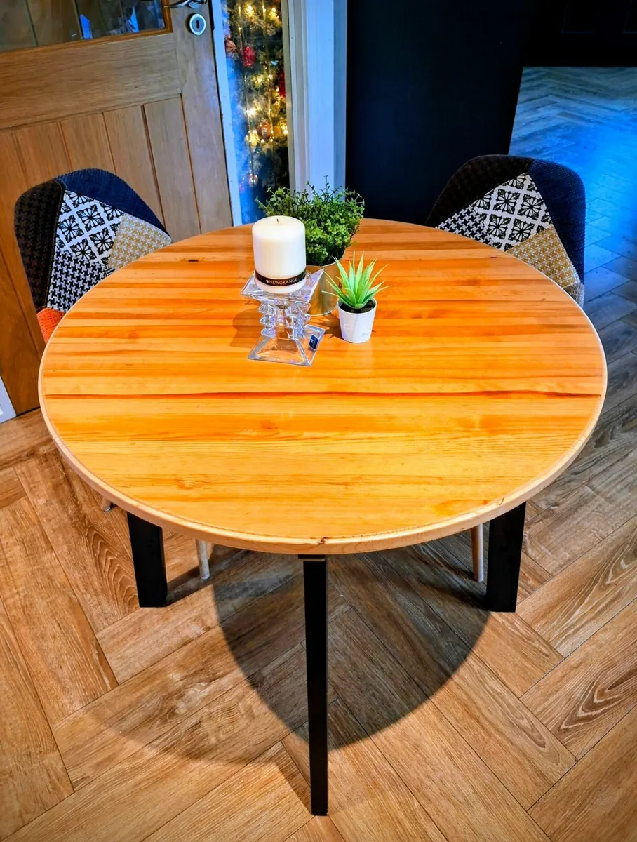 Round Table- kitchen/ dining - Image 1