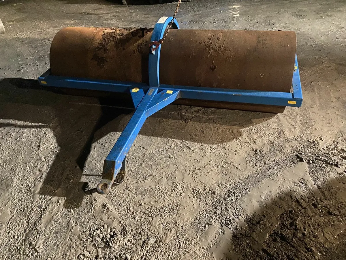 Used Fleming 8ft Roller - Image 2