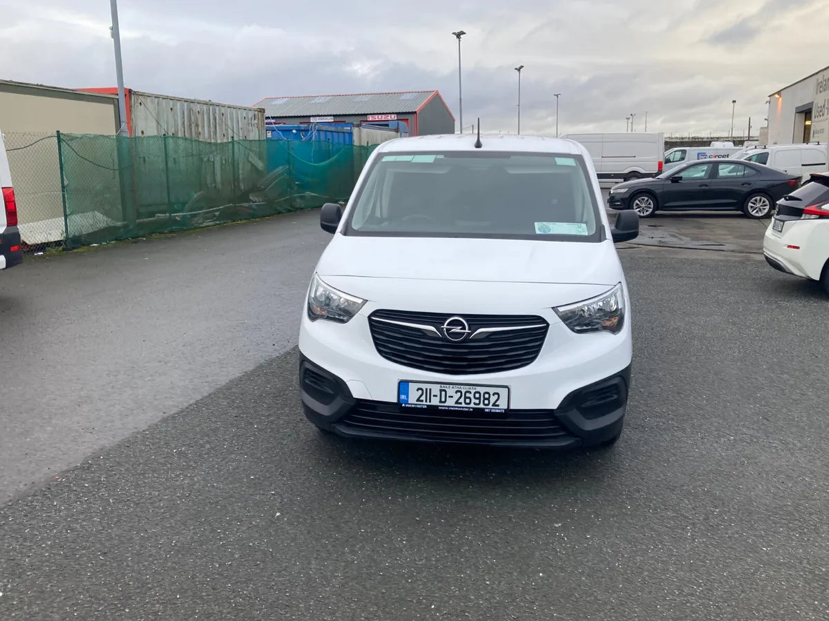 Opel Combo 2021 - Image 2