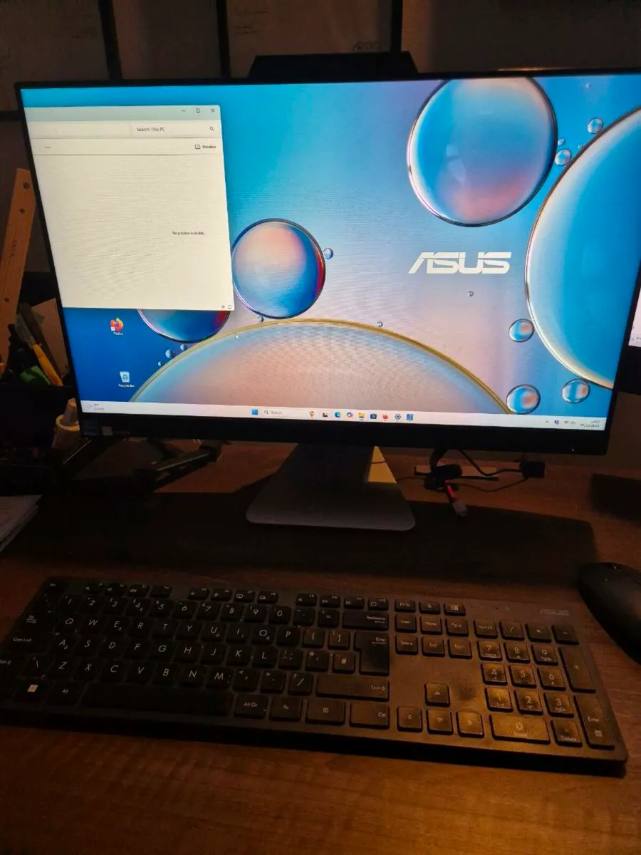 Asus All In One 8gb 24" - Image 1