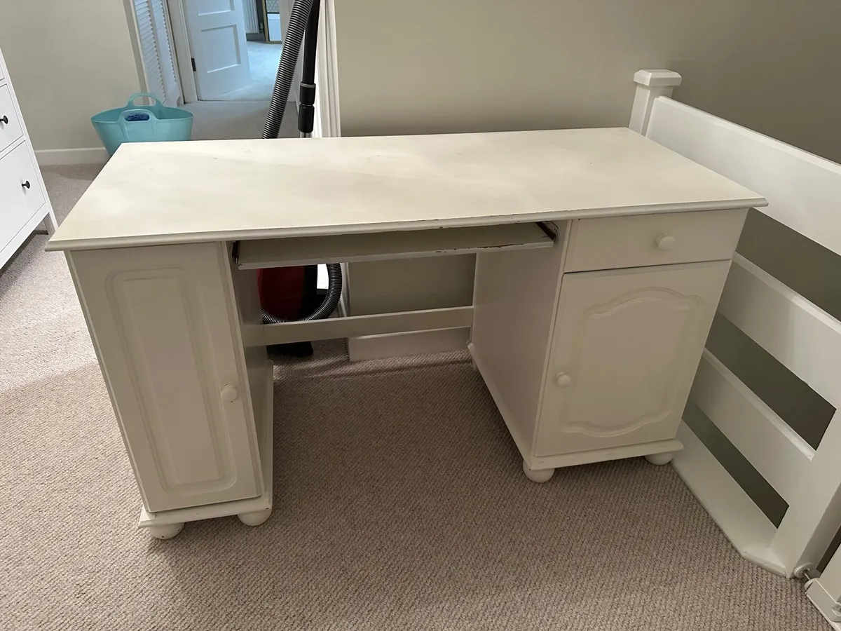 Desk - Image 2