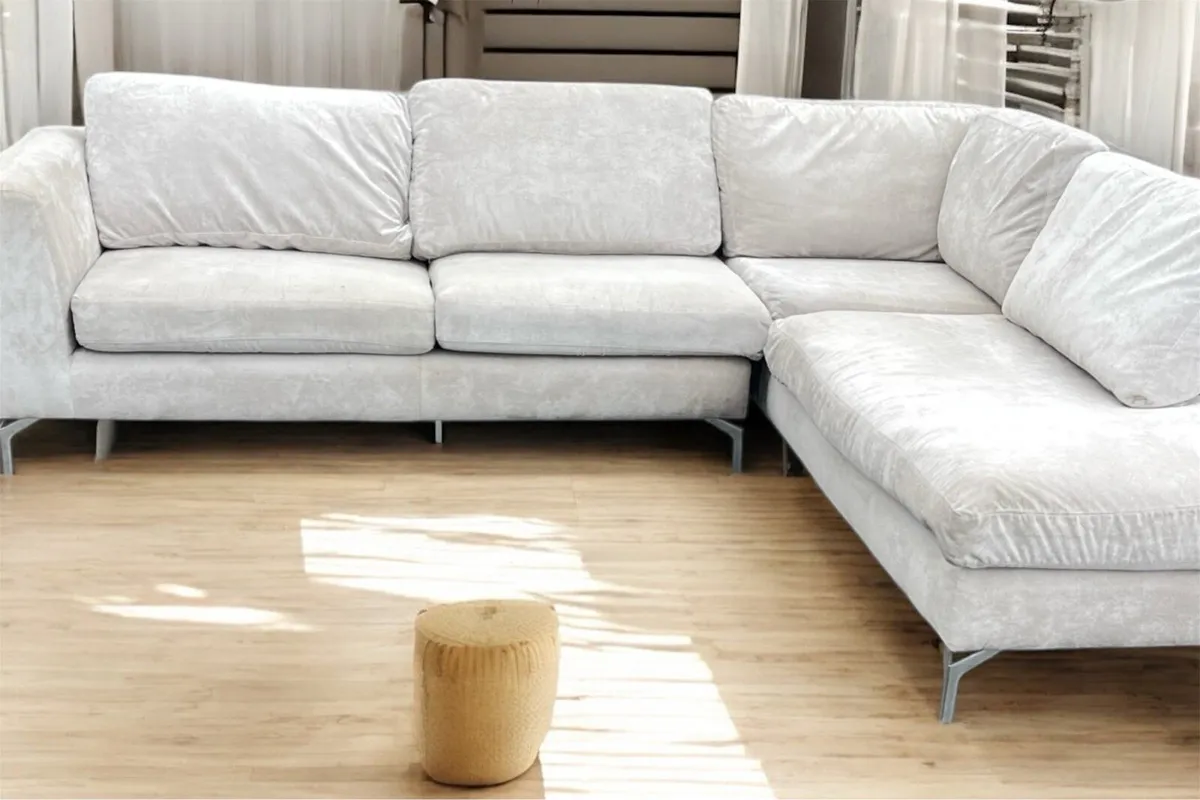 Lovely Large L sofa - Image 1