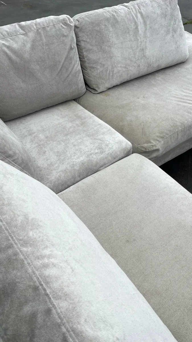 Lovely Large L sofa - Image 3