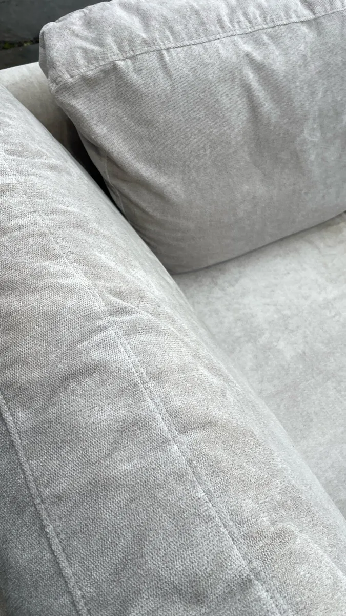 Lovely Large L sofa - Image 4