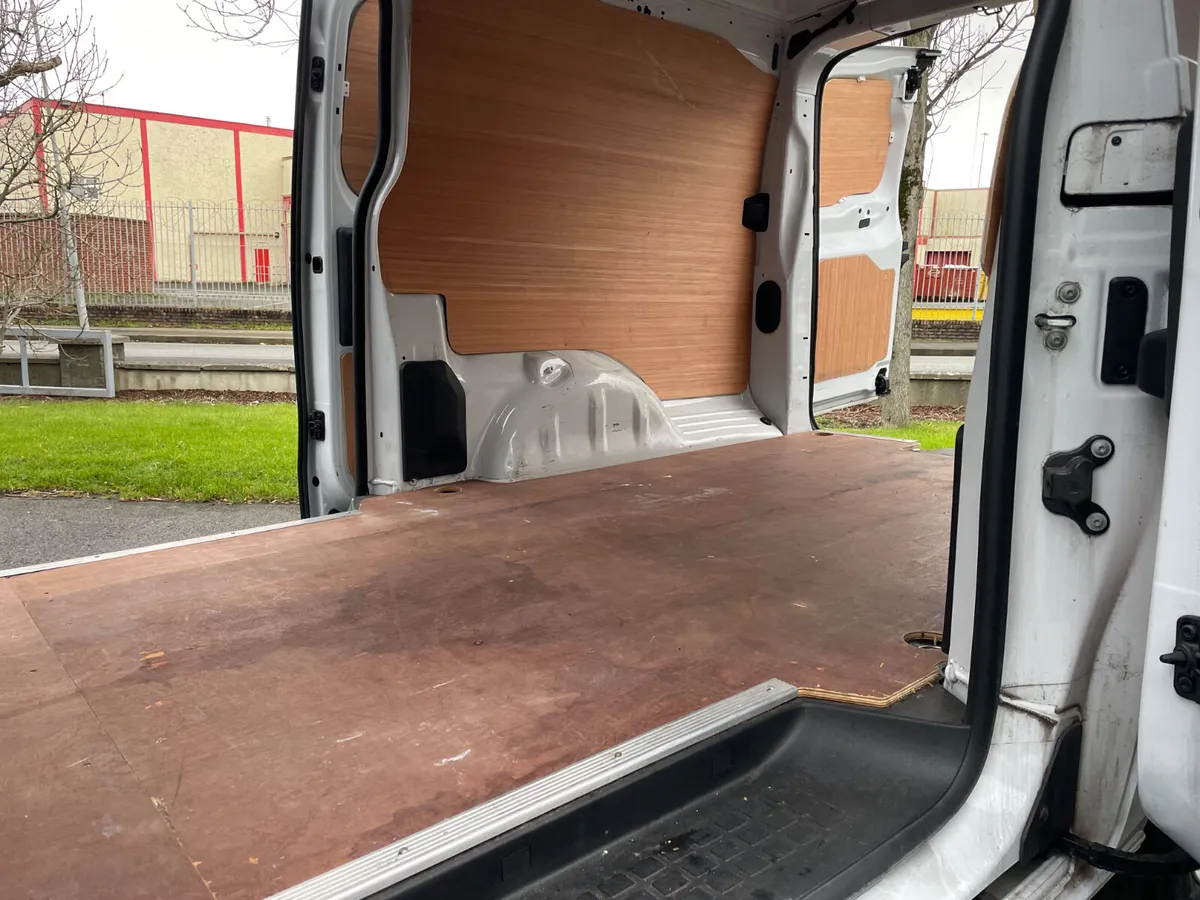 PRICE EX VAT @ 23% - NEW CVRT - LOW KMS - Image 4