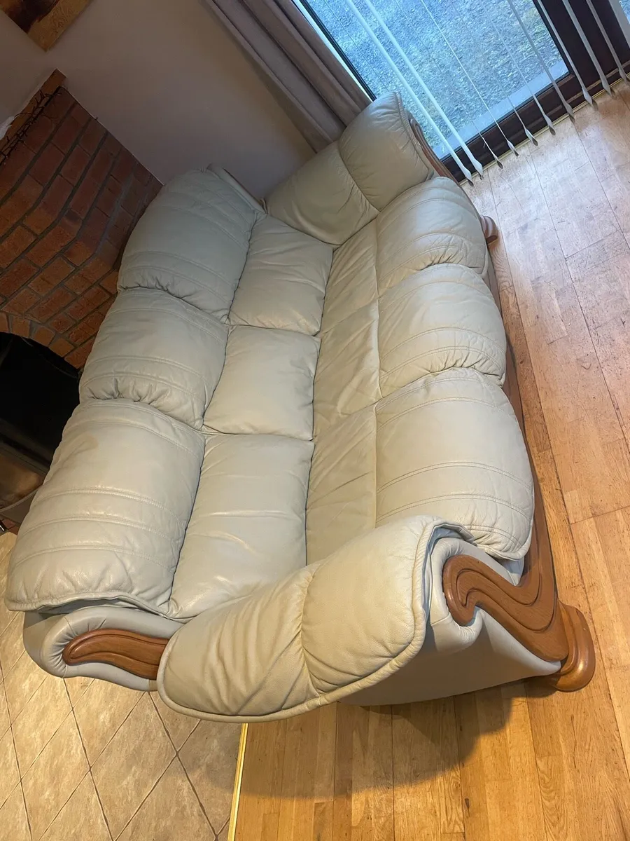 3 Seater Leather Couch - Image 1