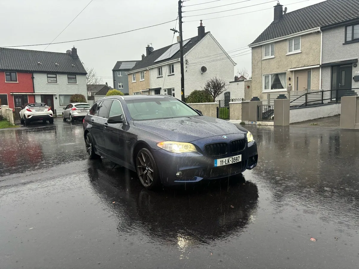 BMW 520D Touring - Image 1