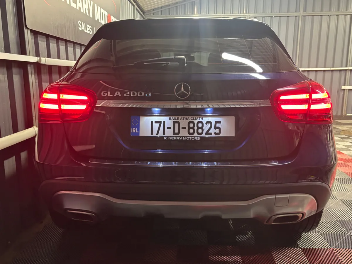 2017 172 Mercedes-Benz GLA 200 CDI URBAN AUTO - Image 2