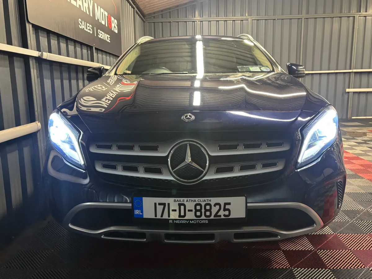 2017 172 Mercedes-Benz GLA 200 CDI URBAN AUTO - Image 4