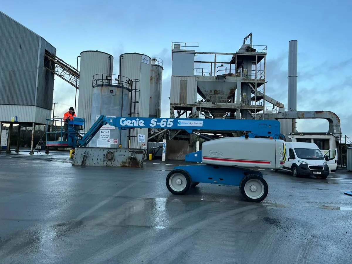 2008 Genie S-65 Boom Lift - Image 1