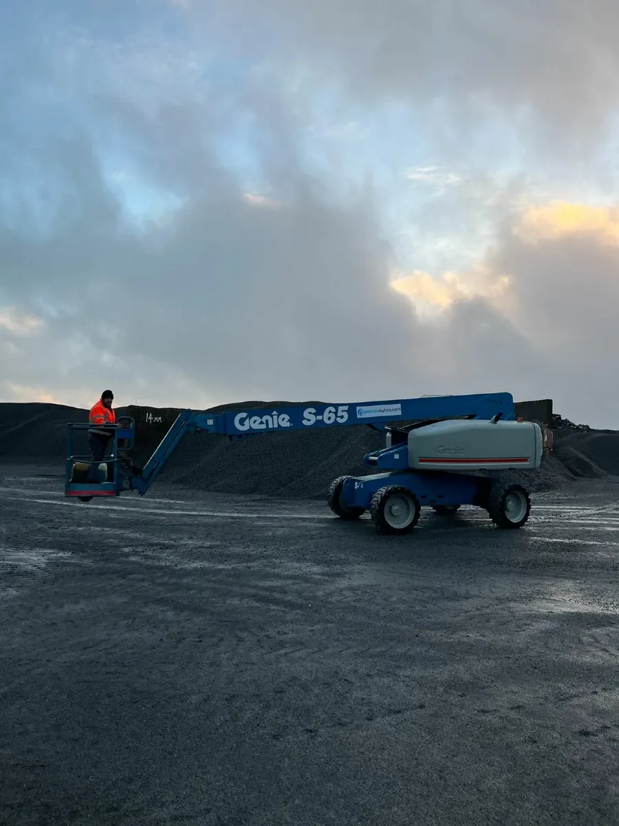 2008 Genie S-65 Boom Lift - Image 2