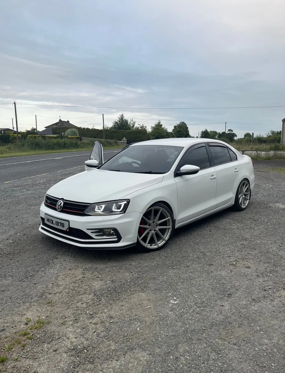 Volkswagen Jetta 2014 - Image 1