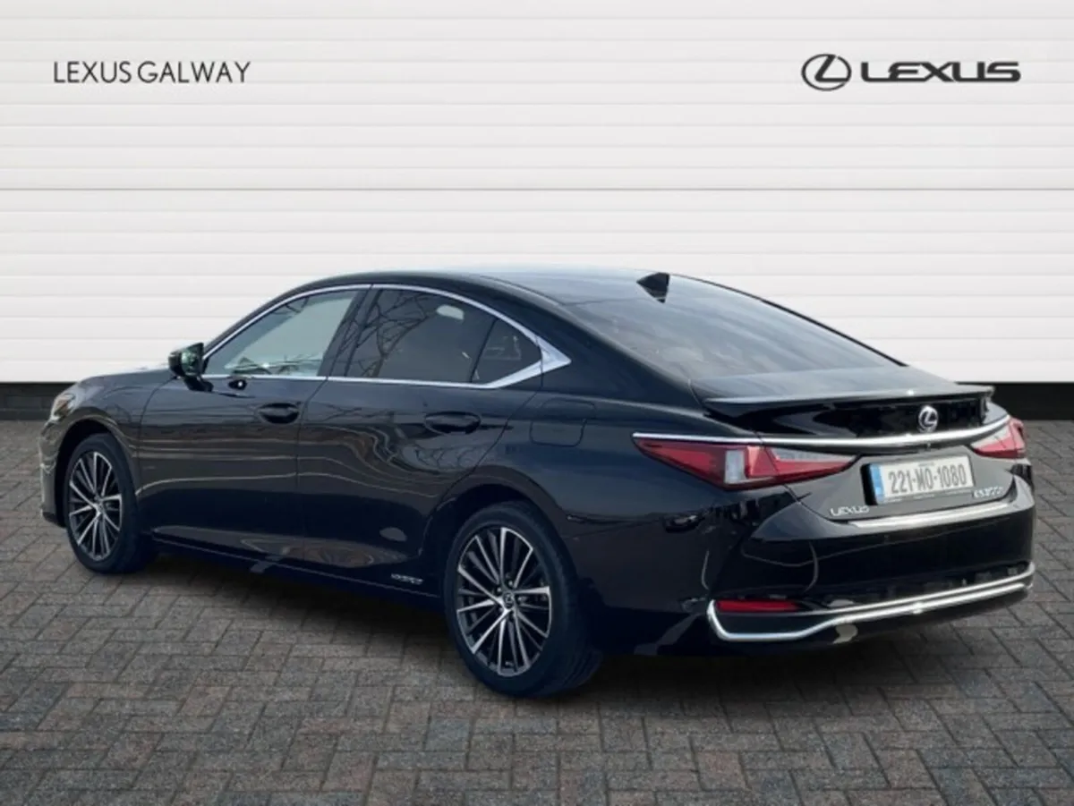 Lexus ES Dynamic Carplay // Remote Central Locking - Image 2