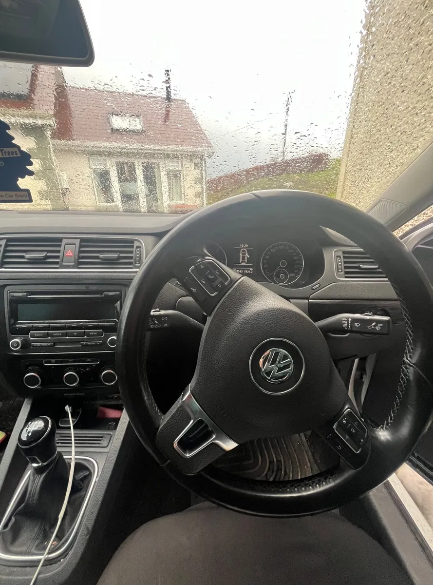 Volkswagen Jetta 2014 - Image 4