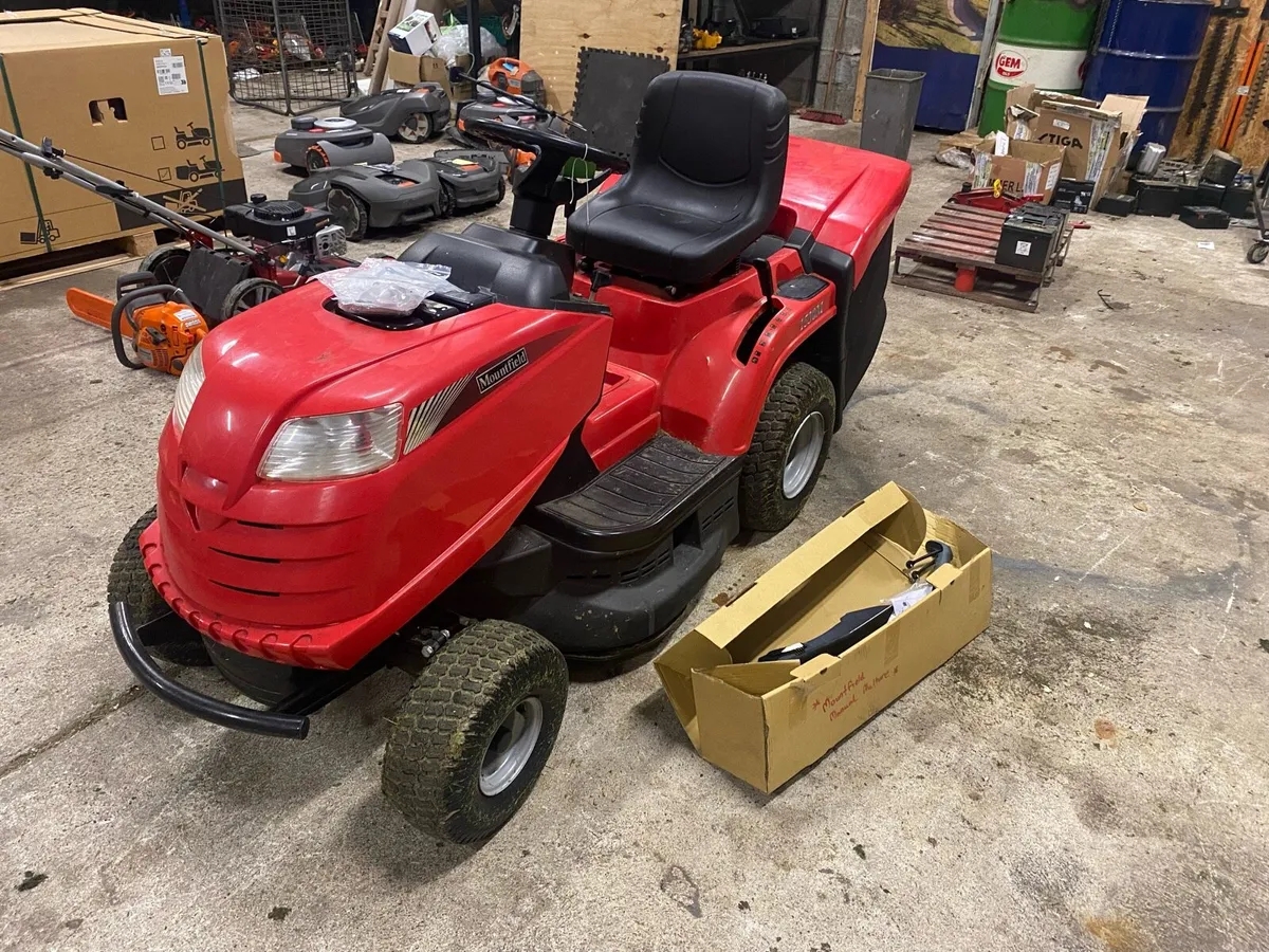 Mountfield 1530m ride on mower - Image 1