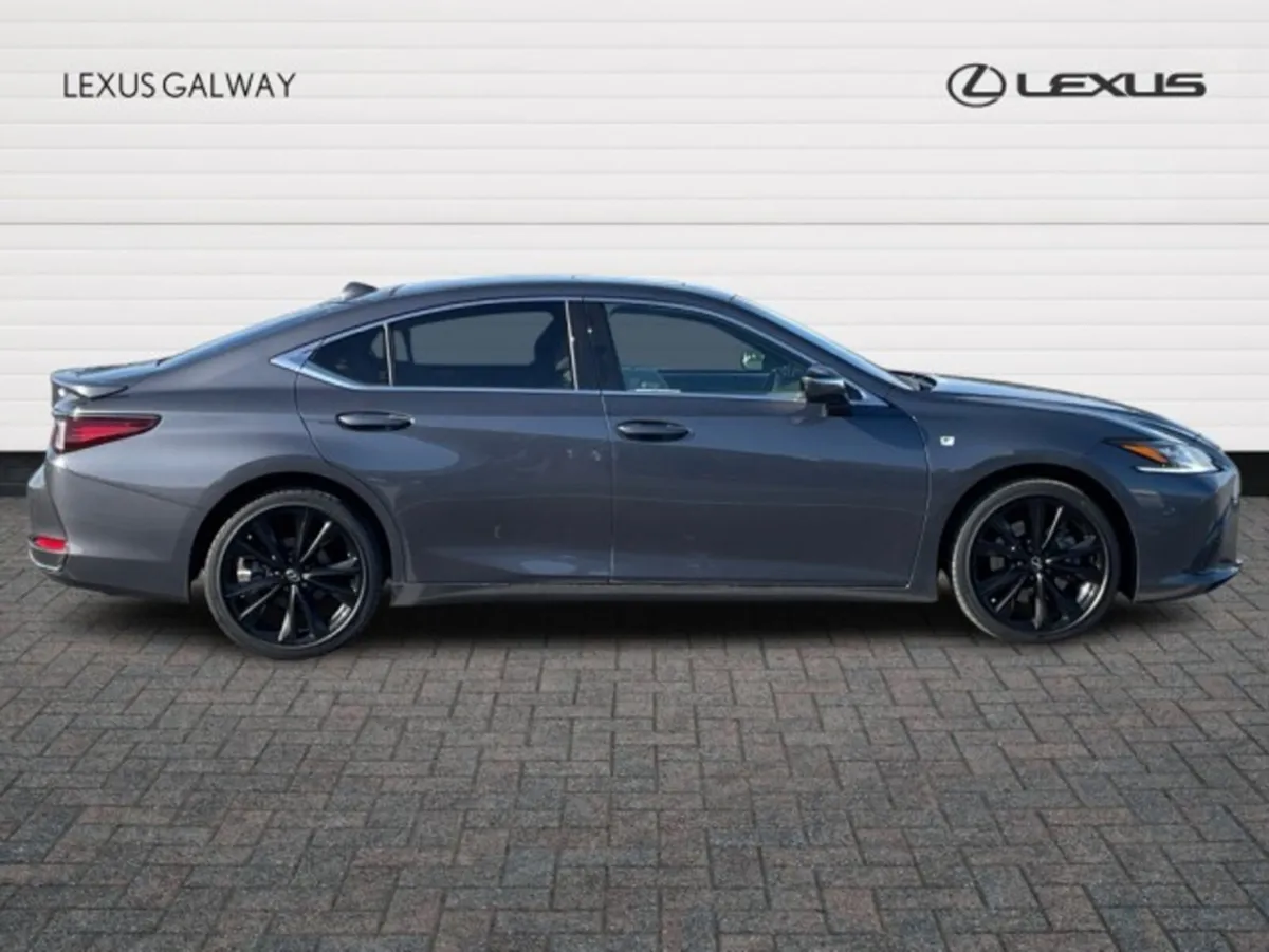 Lexus ES F-Sport Cloud Navi & Lexus Link // Remote - Image 3