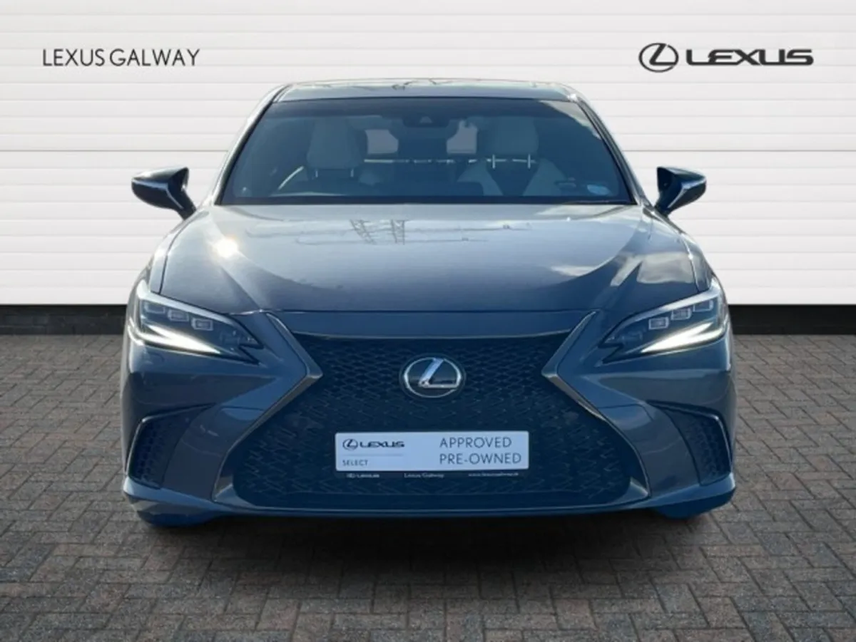 Lexus ES F-Sport Cloud Navi & Lexus Link // Remote - Image 4
