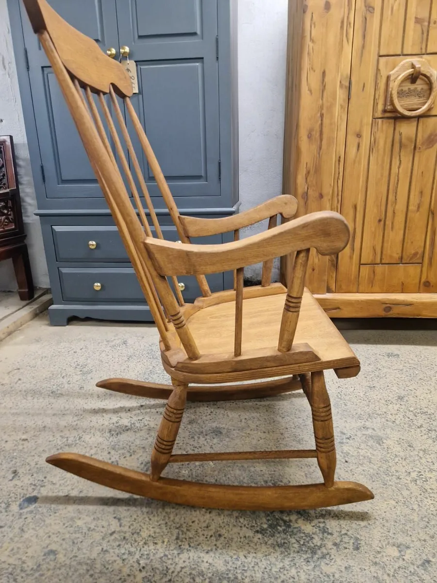 Vintage oak rocking chair - Image 2