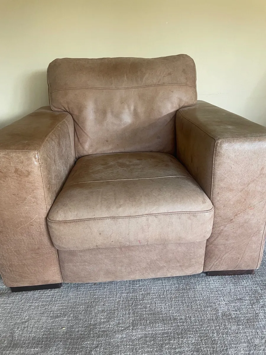 2 Tan Leather Armchairs - Image 1