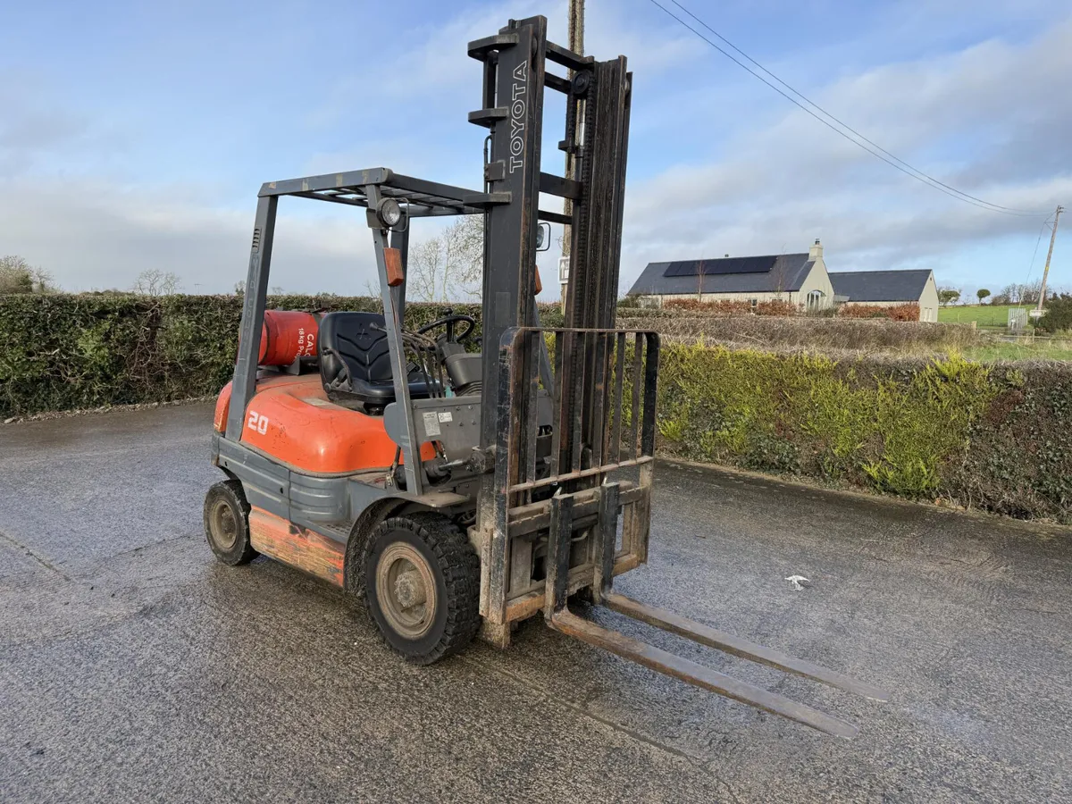1996 Toyota Gas Forklift **Online Auction** - Image 1