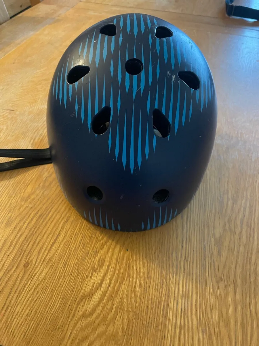 Micro Helmut - Image 3