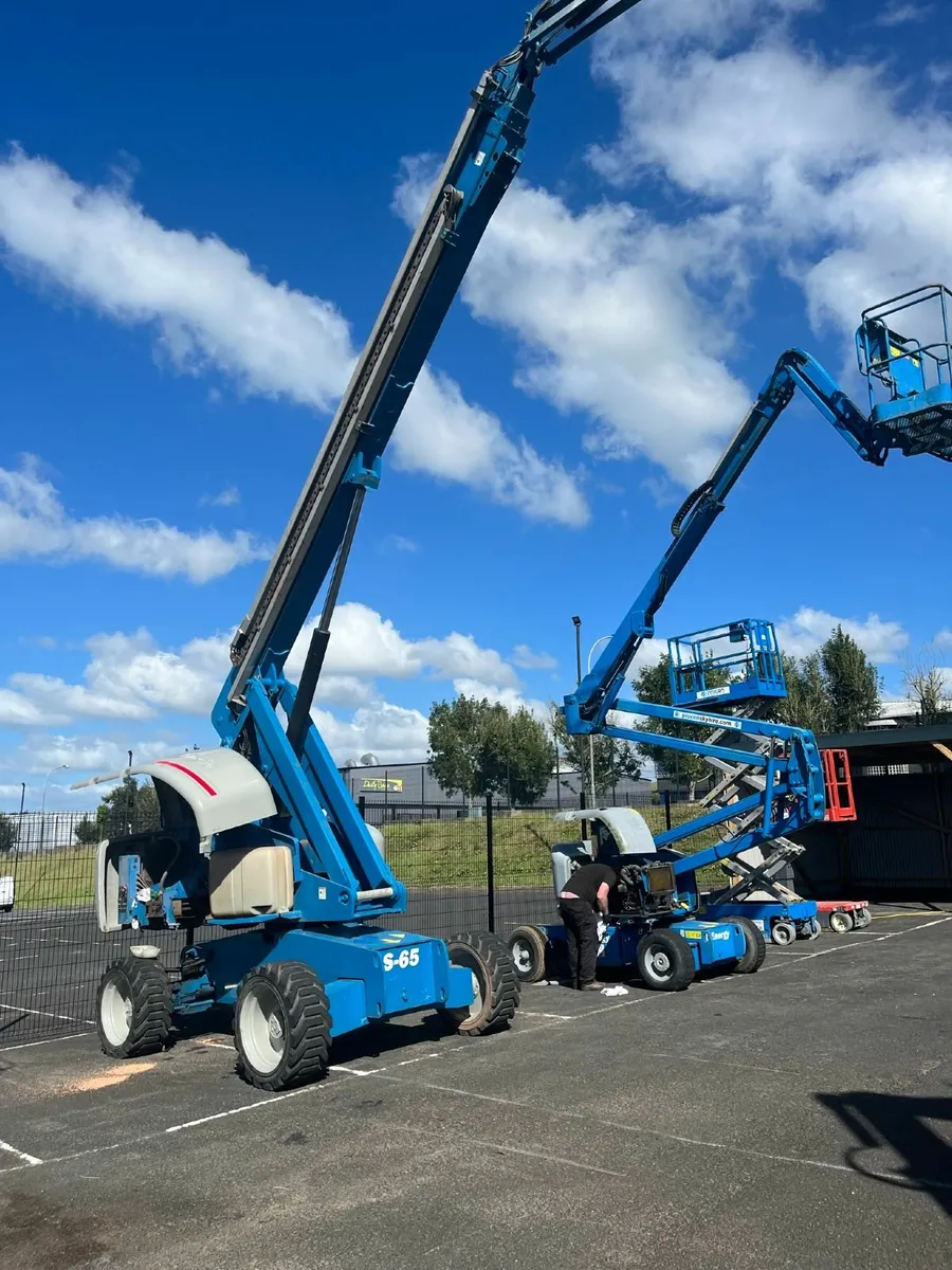 2007 Genie Z-45/25 4WD - Image 1