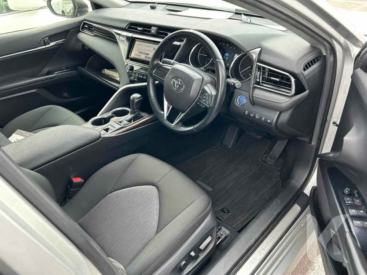 Toyota Camry G SPEC - FACTORY ALLOYS - CRUISE CONT - Image 3