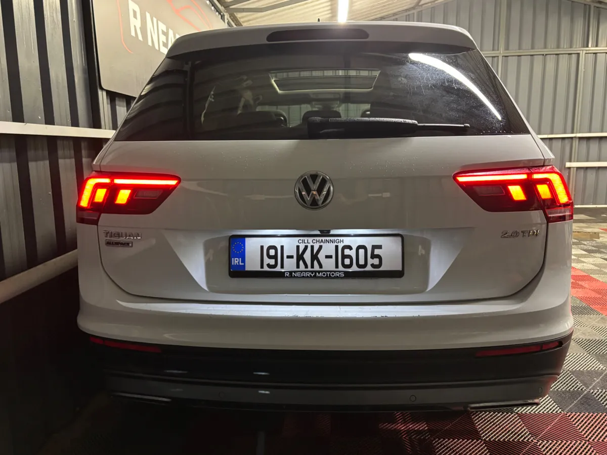 2019 Volkswagen Tiguan 2.0  Comfortline 7 Seat - Image 2