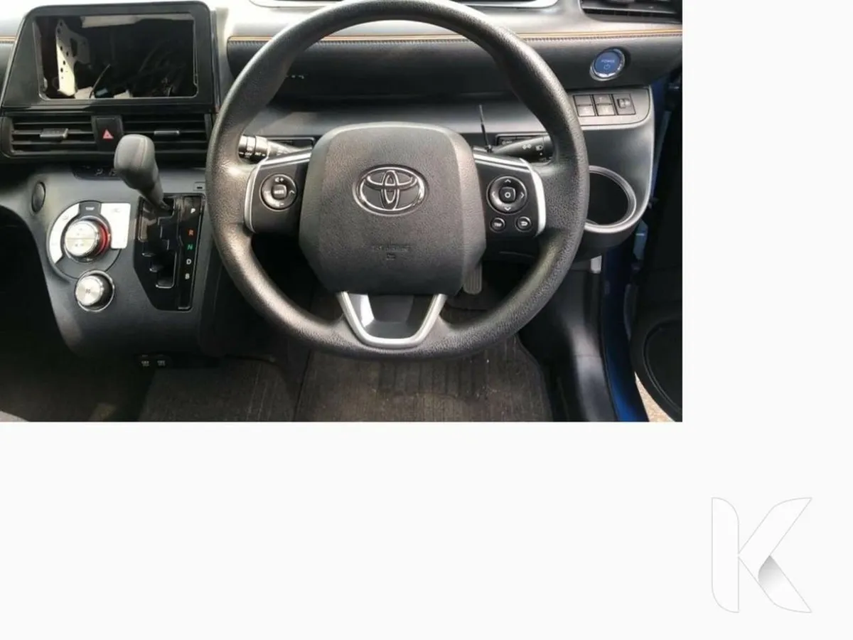 Toyota Sienta HYBRID - 7 SEATER - POWER DOORS - Image 3
