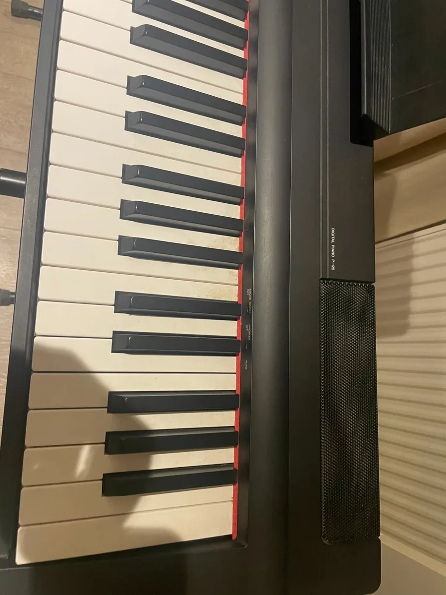 YAMAHA P125 Digital Piano PLUS accessories - Image 2