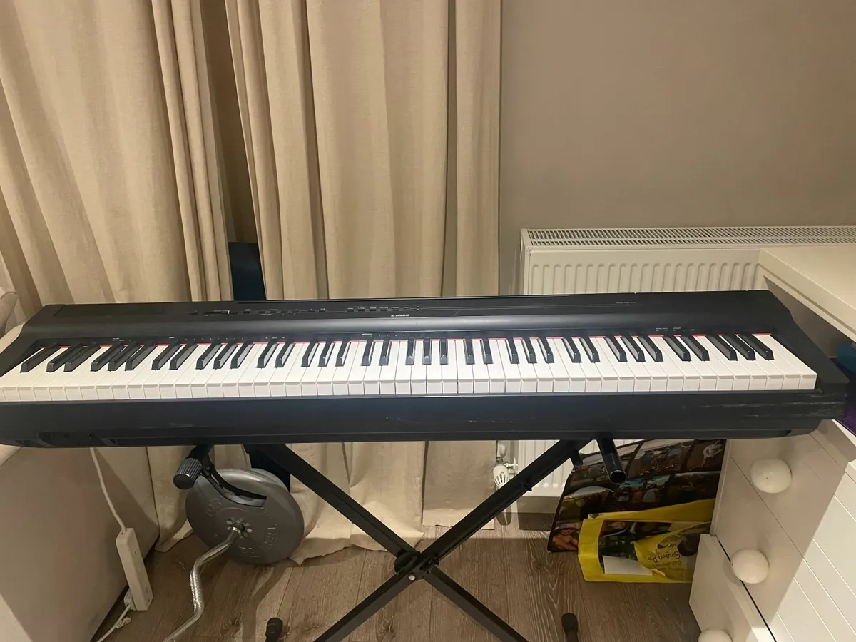 YAMAHA P125 Digital Piano PLUS accessories - Image 1