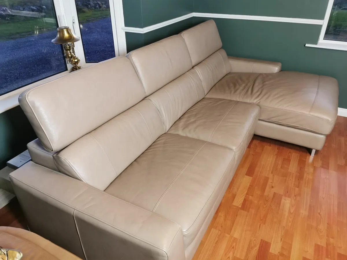 Couch - Image 3