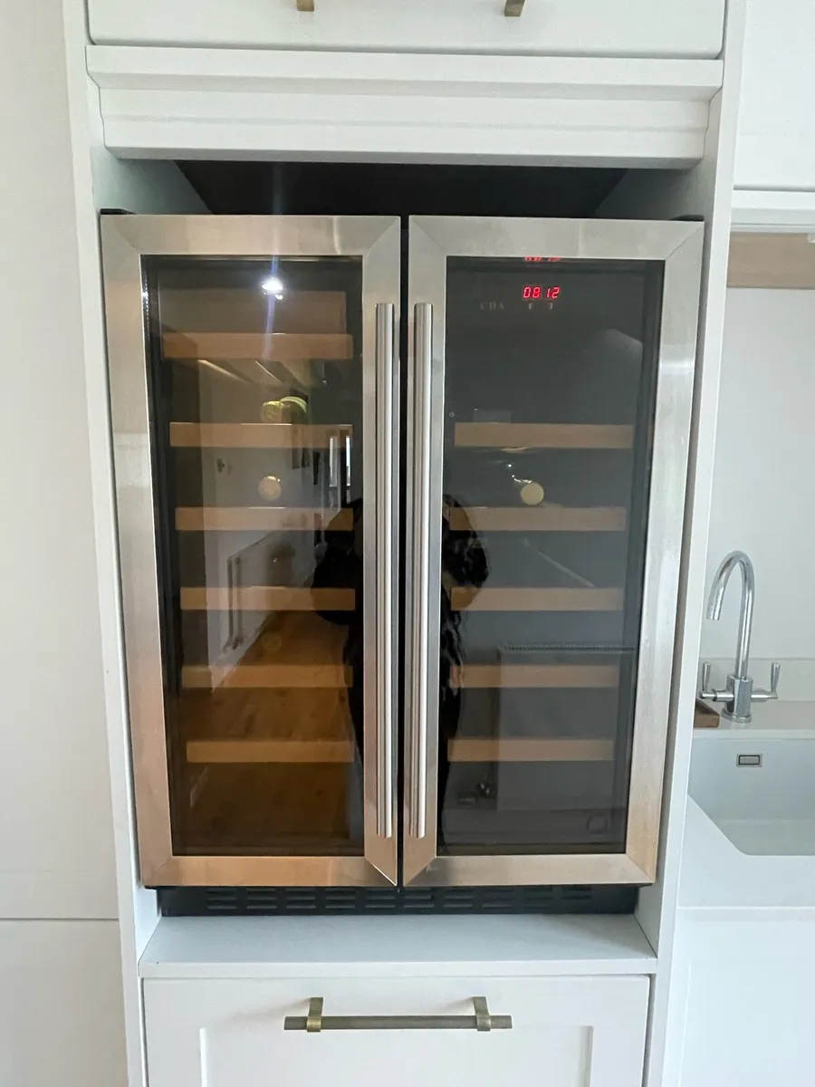CDA Wine Cooler Fridge Stainless Steel CFWC624SS - Image 1