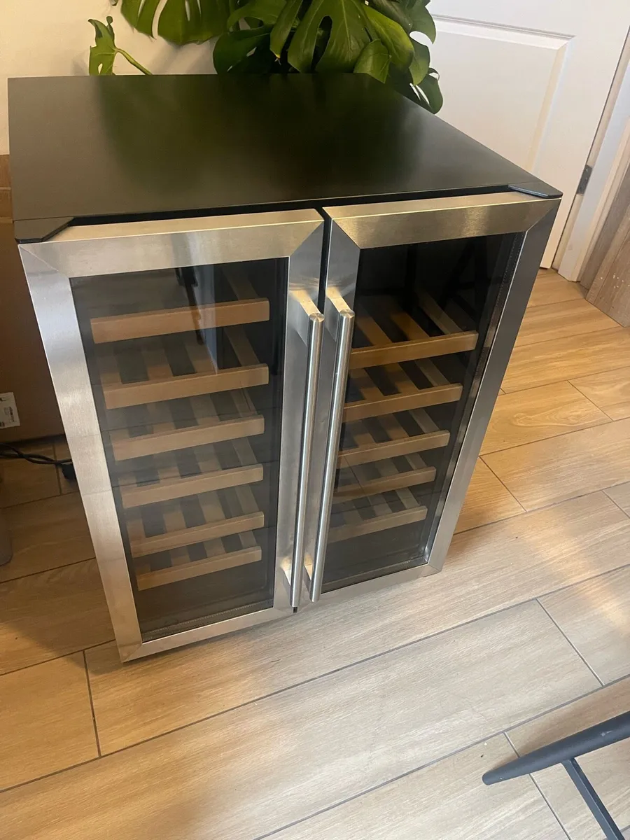 CDA Wine Cooler Fridge Stainless Steel CFWC624SS - Image 3