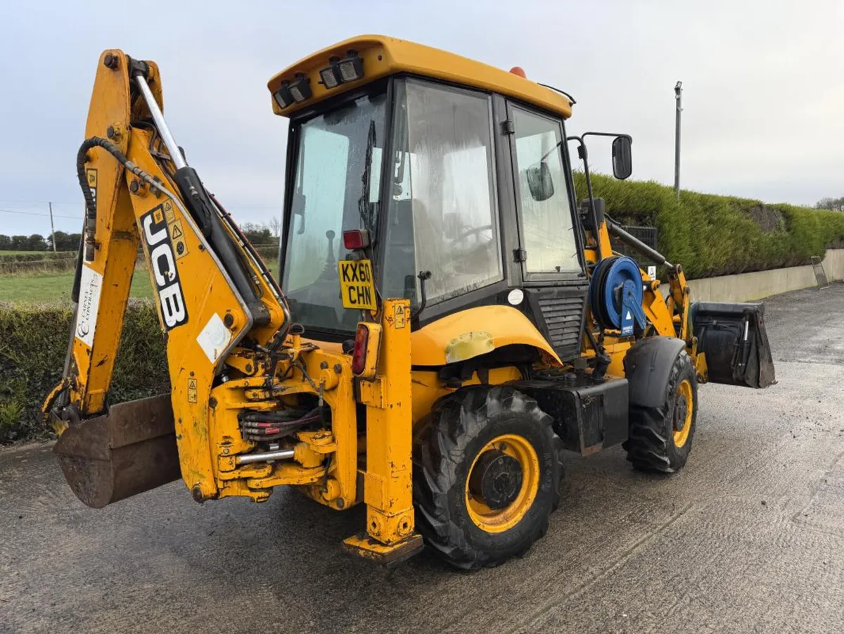 2011 JCB 2CX c/w 1 Bucket **Online Auction** - Image 4