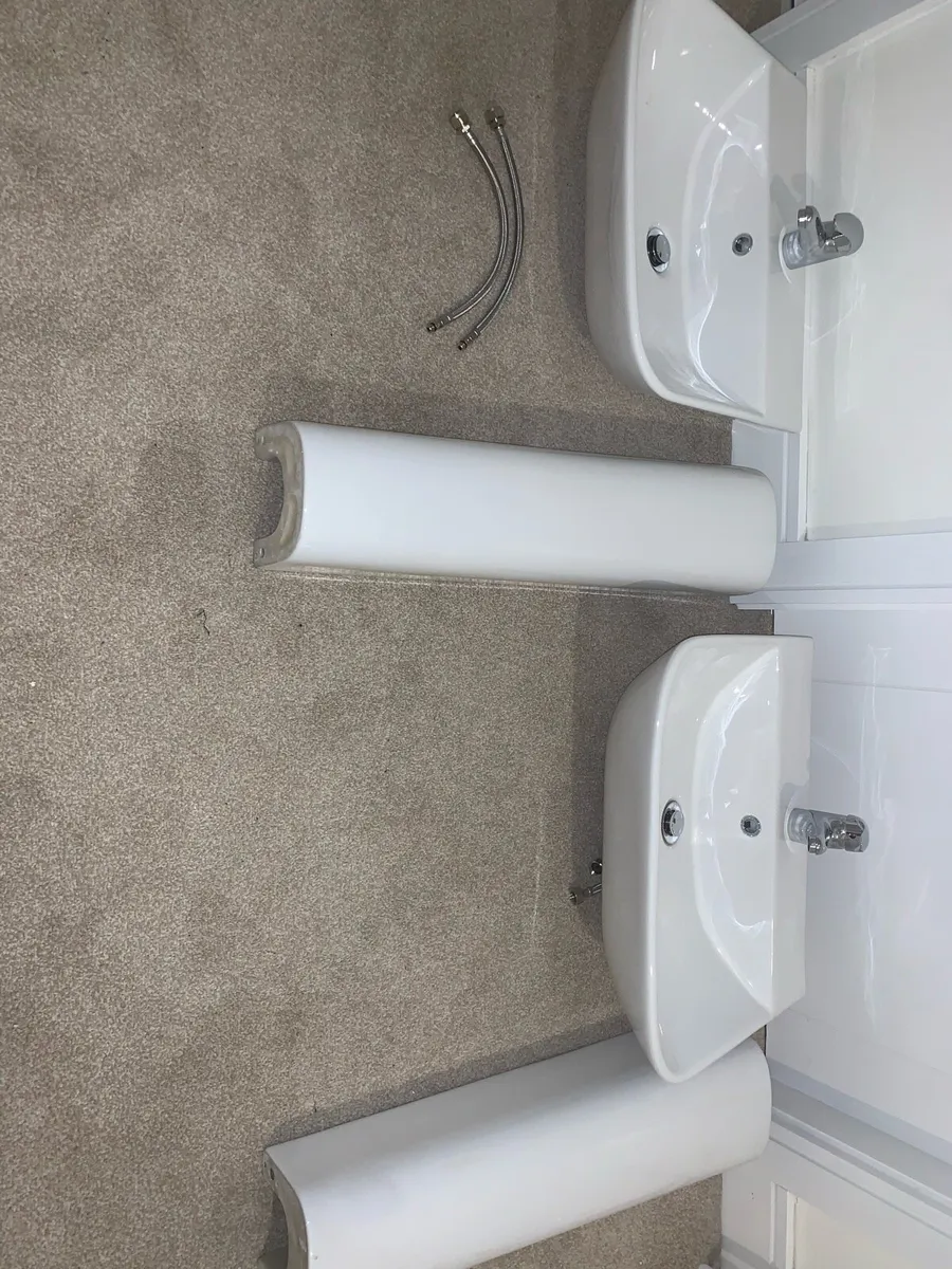 Bathroom Sink and Pedestal(x2)Arteca *Brand New* - Image 3