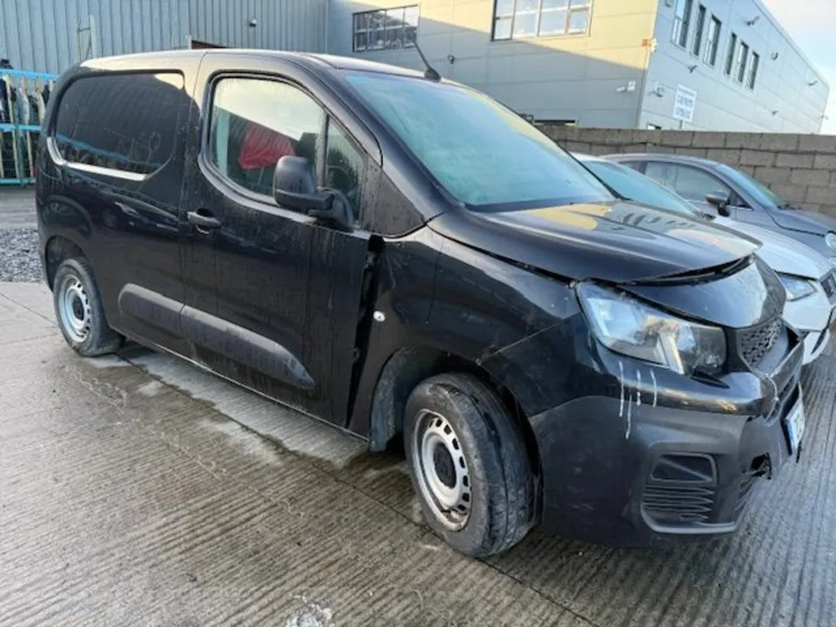 2021 Peugeot Partner - Image 1