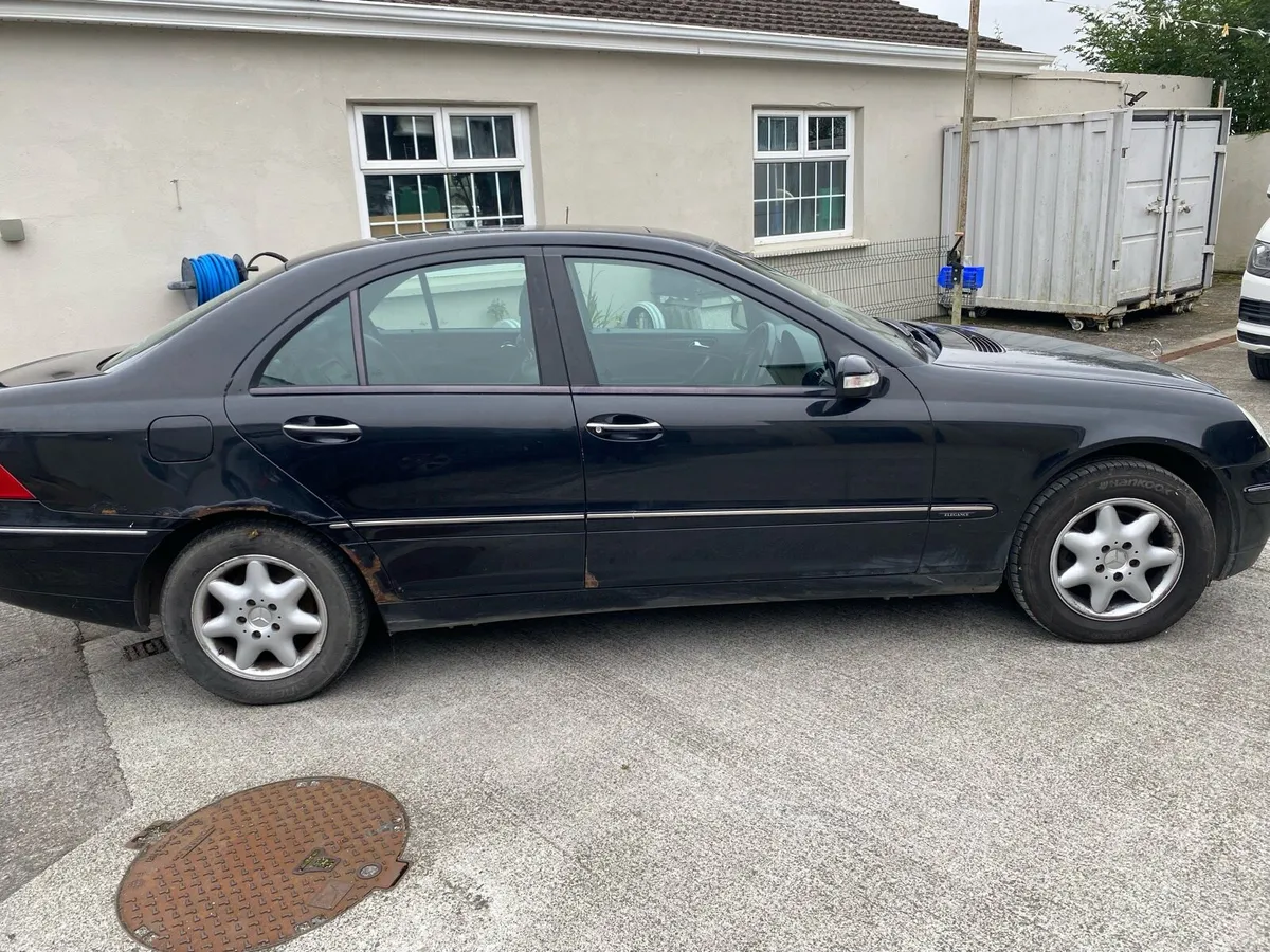 Mercedes 180C Auto 2001 - Image 1