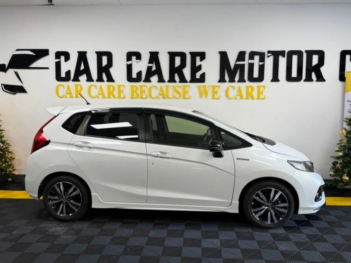 Honda Fit 2018 Honda Fit 1.5 Hybrid - Image 3