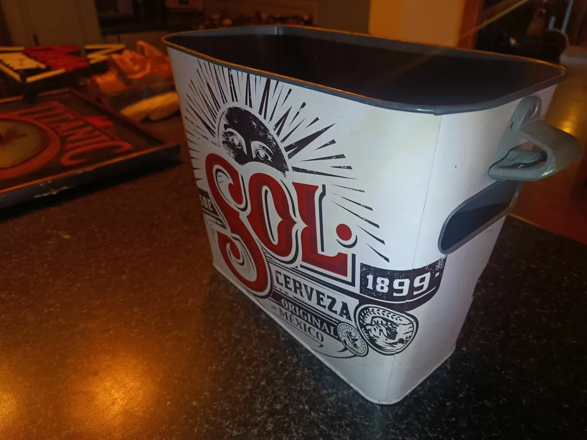 man cave memerobilia - Image 2