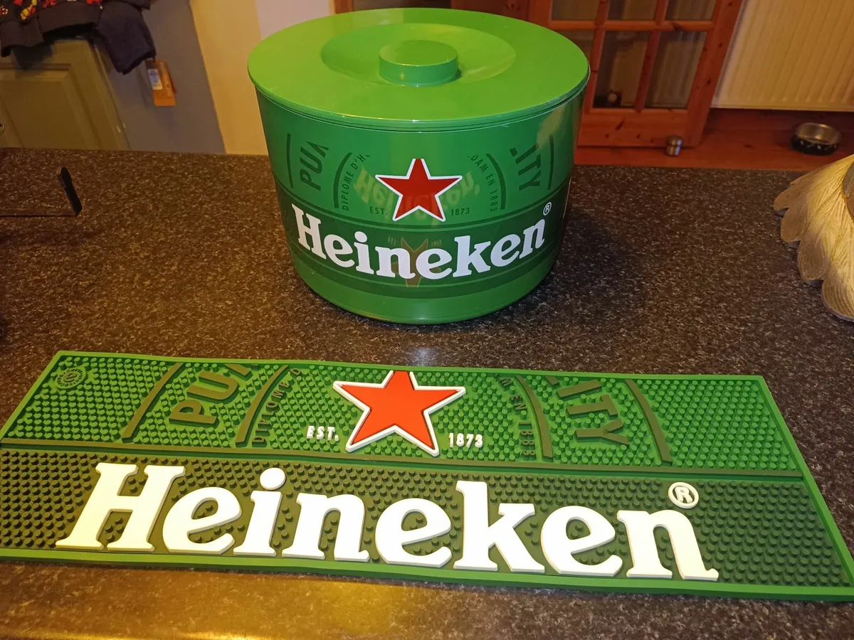 man cave memerobilia - Image 1