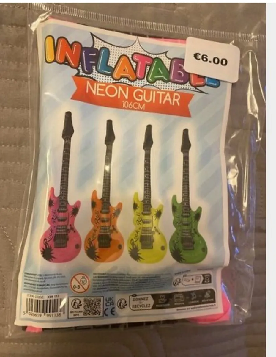 BNWT Party Accessories Glow Necklaces & Neon Guit - Image 3